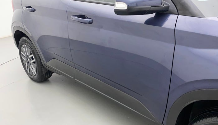 2021 Hyundai VENUE SX 1.0 TURBO, Petrol, Manual, 5,896 km, Driver-side door - Minor scratches