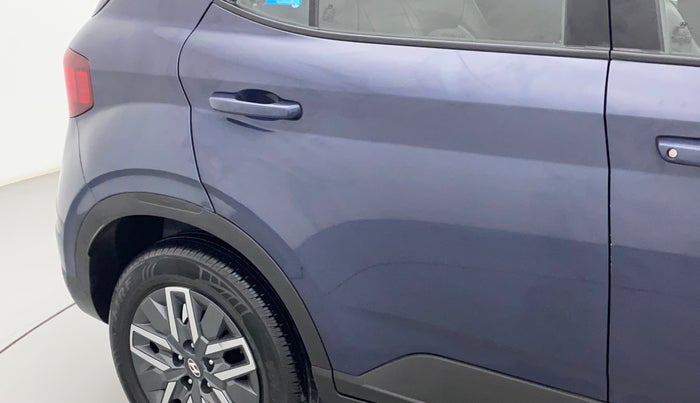 2021 Hyundai VENUE SX 1.0 TURBO, Petrol, Manual, 5,896 km, Right rear door - Paint has faded