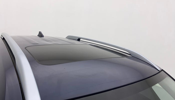 2021 Hyundai VENUE SX 1.0 TURBO, Petrol, Manual, 5,896 km, Roof - Slightly dented