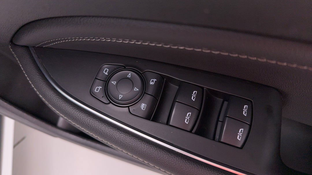 2018 Holden Commodore Rs, Automatic, 125498 km, Drivers Side Door Panel Controls