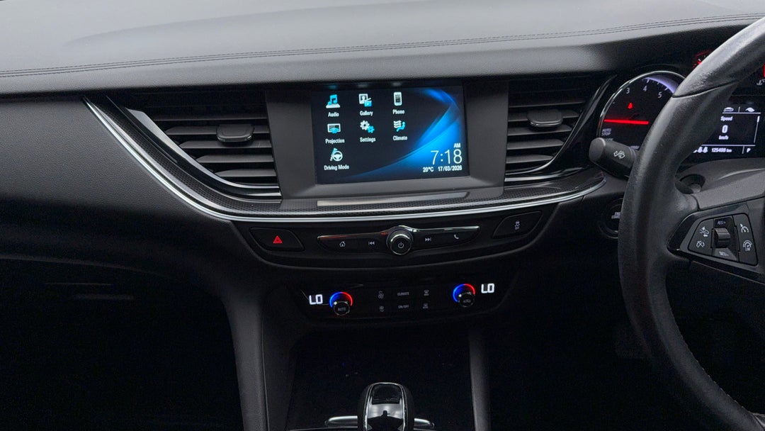 2018 Holden Commodore Rs, Automatic, 125498 km, Center Console