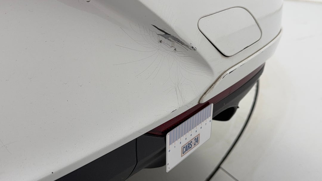 2018 Holden Commodore Rs, Automatic, 125498 km, Bumper Rear Paint flaking