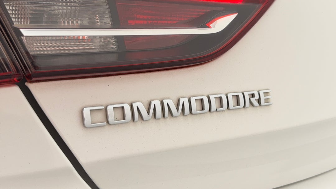 2018 Holden Commodore Rs, Automatic, 125498 km, Badge (Boot Left Side)