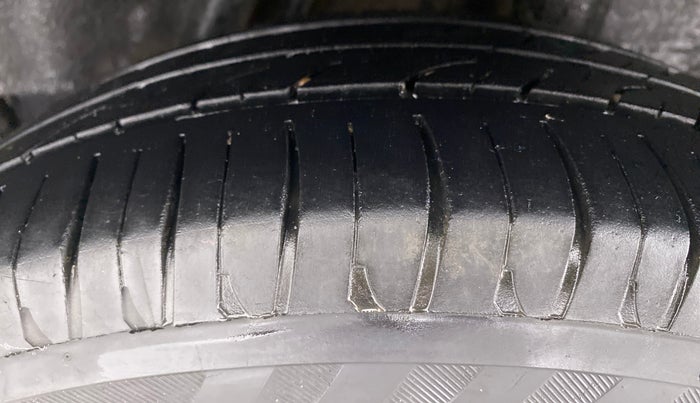2017 Honda City V MT PETROL, Petrol, Manual, 89,059 km, Left Front Tyre Tread