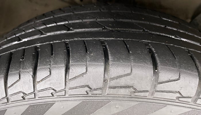 2017 Hyundai Creta 1.6 SX (O) CRDI, Diesel, Manual, 75,815 km, Right Front Tyre Tread