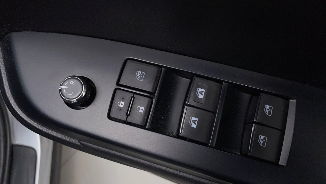 2017 Toyota Kluger Gxl (4x2), Automatic, 94659 km, Drivers Side Door Panel Controls