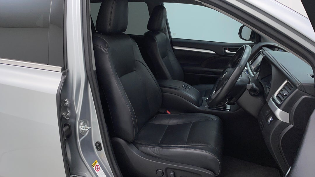 2017 Toyota Kluger Gxl (4x2), Automatic, 94659 km, Right Side Front Door Cabin View