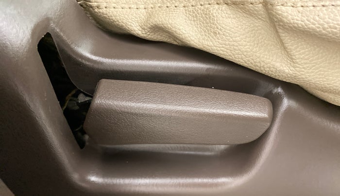 2011 Maruti Zen Estilo LXI, Petrol, Manual, 62,317 km, Driver Side Adjustment Panel