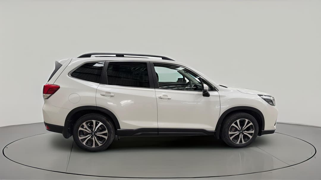 2020 Subaru Forester 2.5i Premium (AWD), Automatic, 108929 km, Right Side View