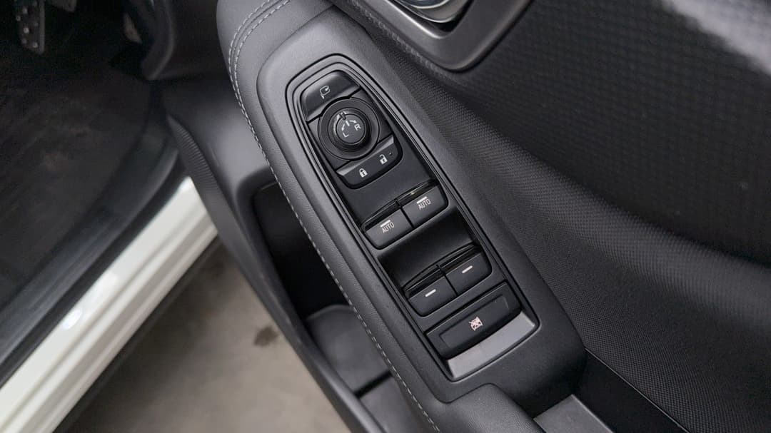2020 Subaru Forester 2.5i Premium (AWD), Automatic, 108929 km, Drivers Side Door Panel Controls
