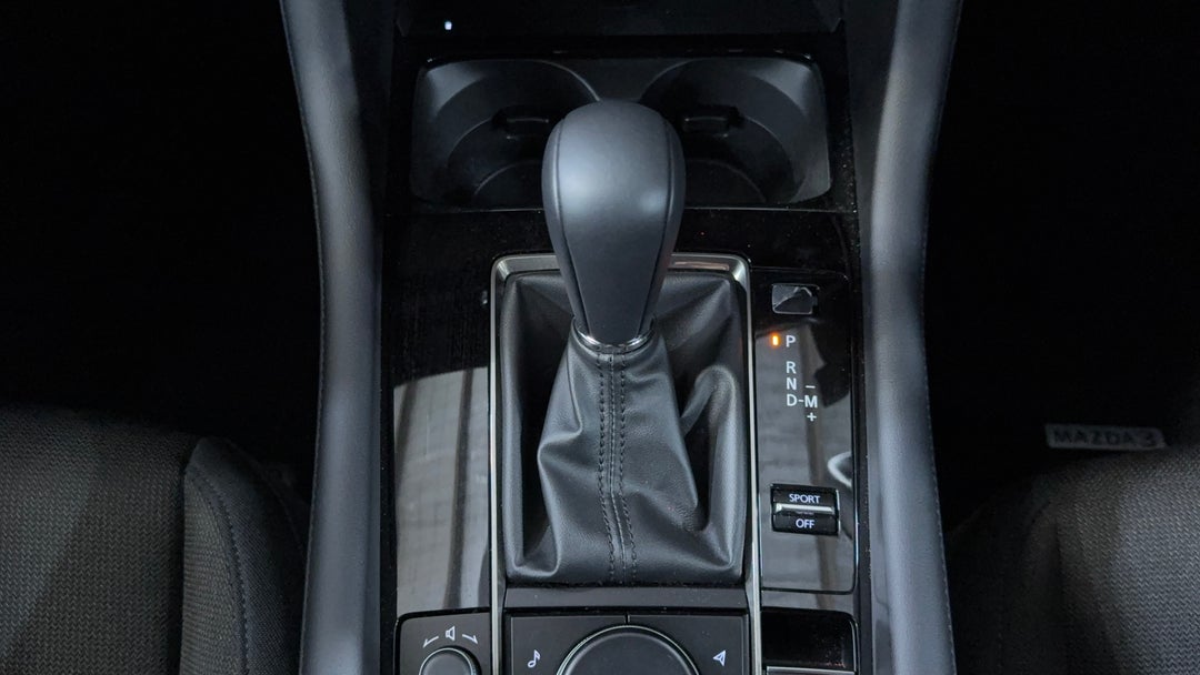 2025 Mazda 3 G20 Evolve, Automatic, 6251 km, Gear Lever 
