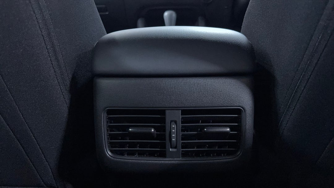 2025 Mazda 3 G20 Evolve, Automatic, 6251 km, Rear A/C Vent