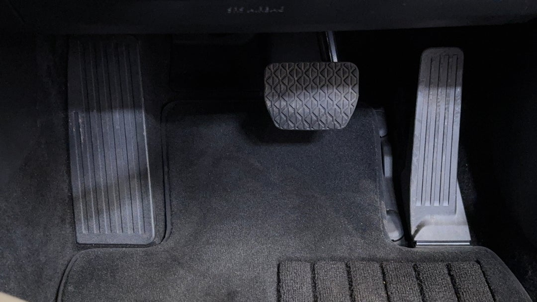 2025 Mazda 3 G20 Evolve, Automatic, 6251 km, Pedals and Footmat