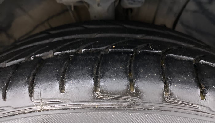 2018 Hyundai New Elantra 1.6 SX (O) AT DIESEL, Diesel, Automatic, 81,405 km, Right Front Tyre Tread