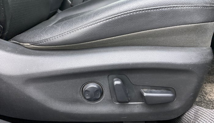 2018 Hyundai New Elantra 1.6 SX (O) AT DIESEL, Diesel, Automatic, 81,405 km, Driver Side Adjustment Panel