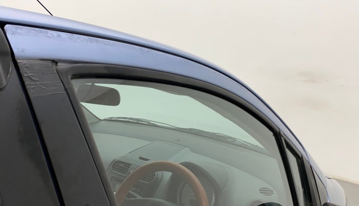 2013 Maruti Ritz LXI, Petrol, Manual, 75,005 km, Driver-side door - Door visor damaged