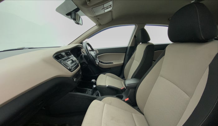 2014 Hyundai Elite i20 Sportz(O) 1.2 VTVT MT, Petrol, Manual, 85,876 km, Right Side Front Door Cabin