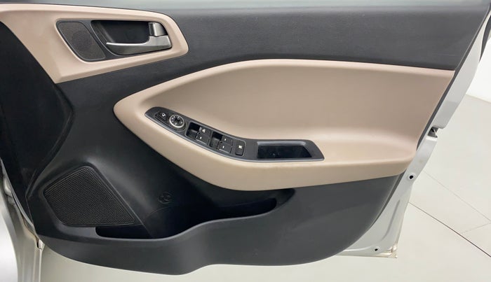 2014 Hyundai Elite i20 Sportz(O) 1.2 VTVT MT, Petrol, Manual, 85,876 km, Driver Side Door Panels Control
