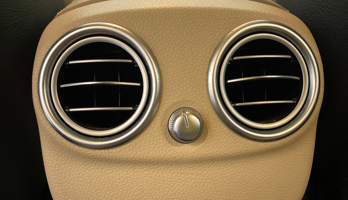 2015 Mercedes Benz C Class C 200 AVANTGARDE, Petrol, Automatic, 42,808 km, Rear AC Vents