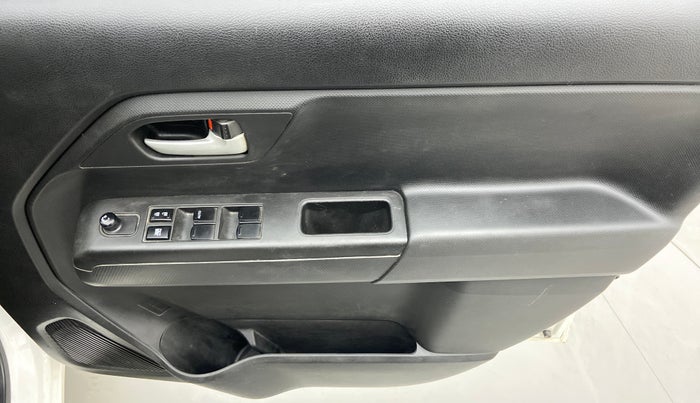 2019 Maruti New Wagon-R VXI 1.0, Petrol, Manual, 22,804 km, Driver Side Door Panels Control
