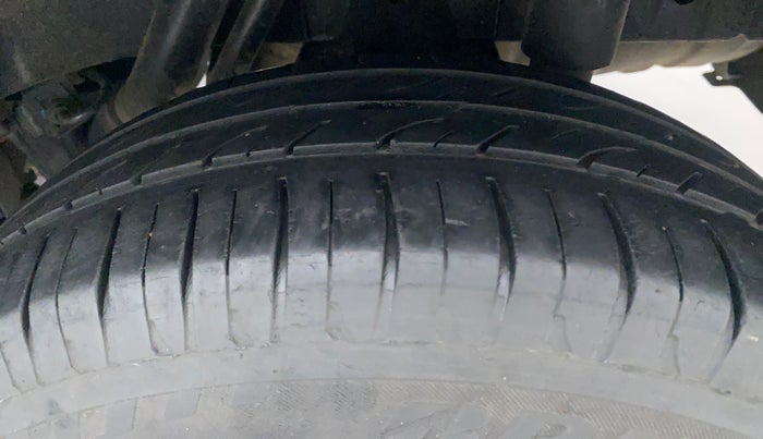 2016 Mahindra Kuv100 K2 6 STR, Petrol, Manual, 46,502 km, Left Rear Tyre Tread