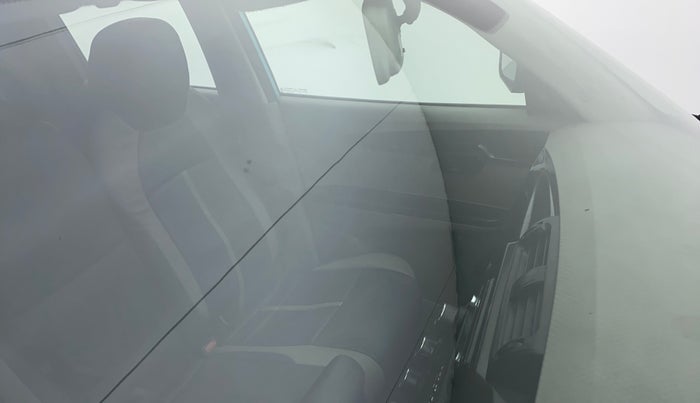 2016 Mahindra Kuv100 K2 6 STR, Petrol, Manual, 46,502 km, Front windshield - Minor spot on windshield