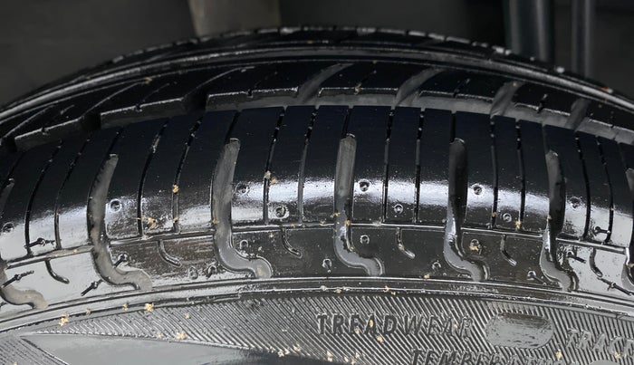 2018 Datsun Redi Go A, Petrol, Manual, 7,432 km, Right Rear Tyre Tread