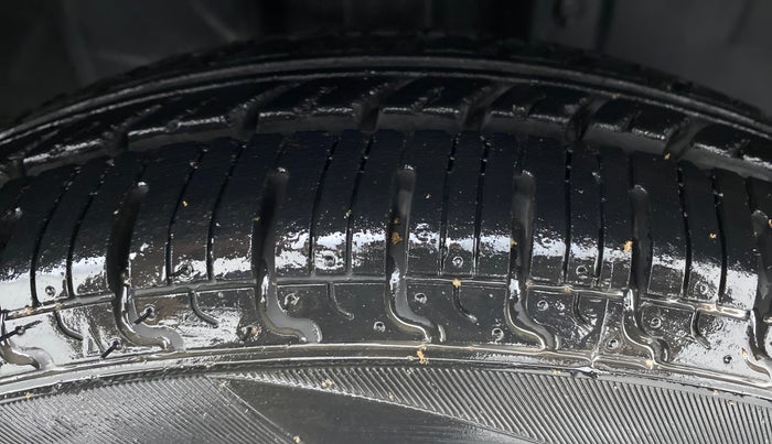 2018 Datsun Redi Go A, Petrol, Manual, 7,432 km, Right Front Tyre Tread
