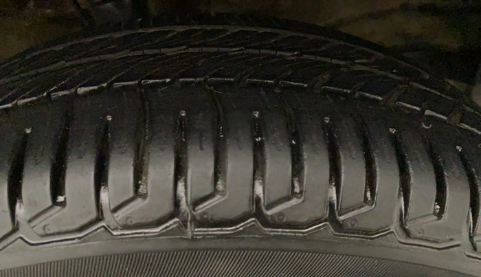 2015 Maruti Wagon R 1.0 VXI, Petrol, Manual, 43,363 km, Left Front Tyre Tread
