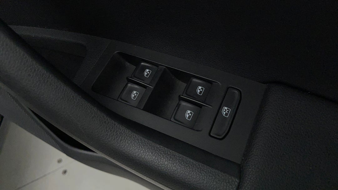 2017 SKODA Octavia Rs 169 Tsi, Automatic, 41568 km, Drivers Side Door Panel Controls