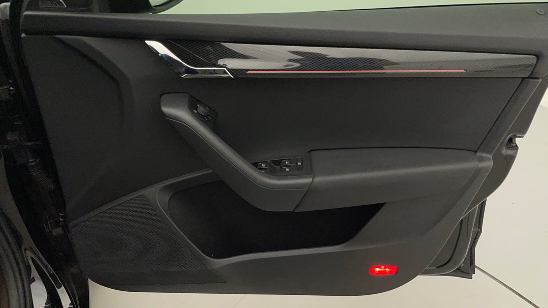 2017 SKODA Octavia Rs 169 Tsi, Automatic, 41568 km, Speaker View