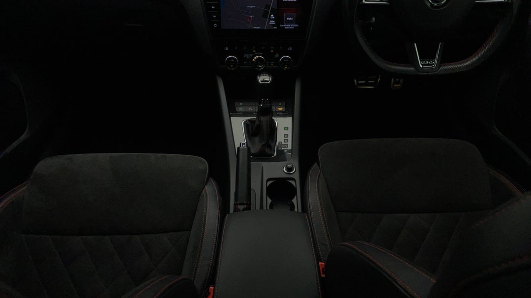 2017 SKODA Octavia Rs 169 Tsi, Automatic, 41568 km, Center Console