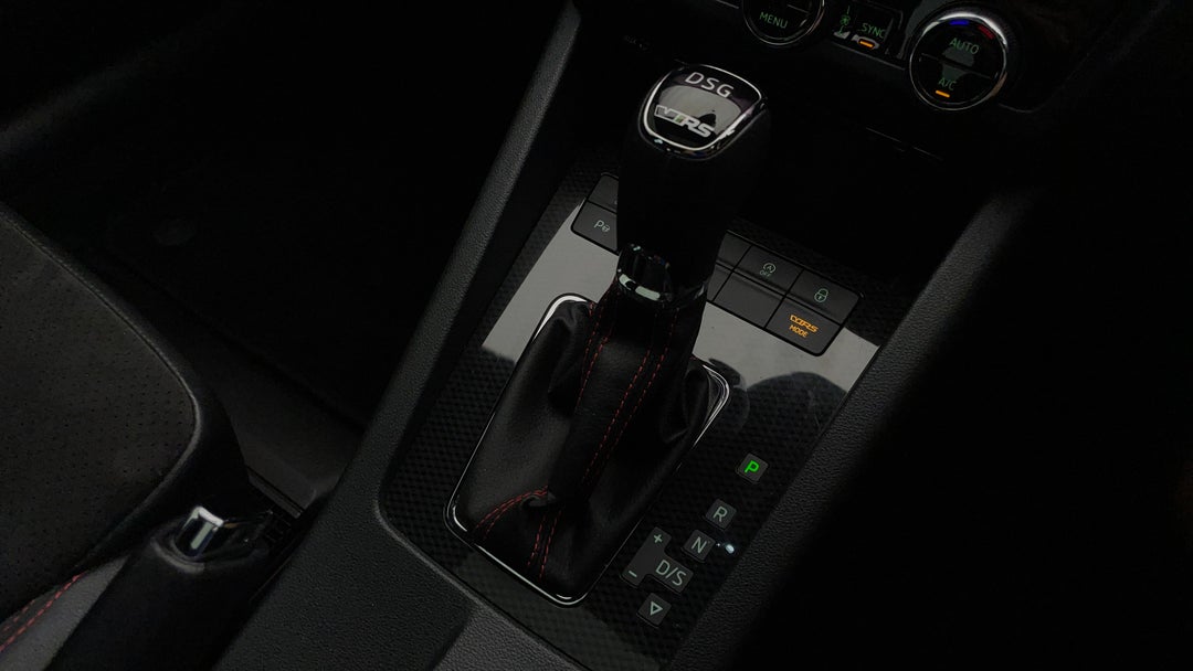 2017 SKODA Octavia Rs 169 Tsi, Automatic, 41568 km, Gear Lever 