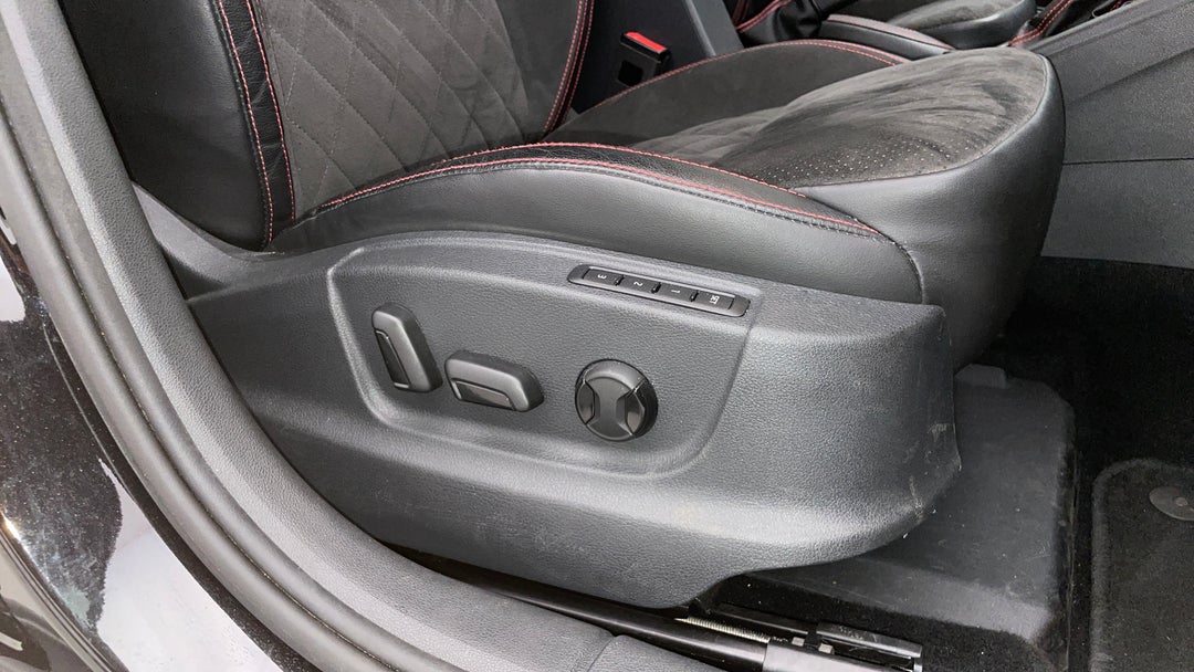 2017 SKODA Octavia Rs 169 Tsi, Automatic, 41568 km, Drivers Side Adjustment Panel