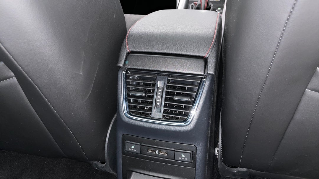 2017 SKODA Octavia Rs 169 Tsi, Automatic, 41568 km, Rear A/C Vent