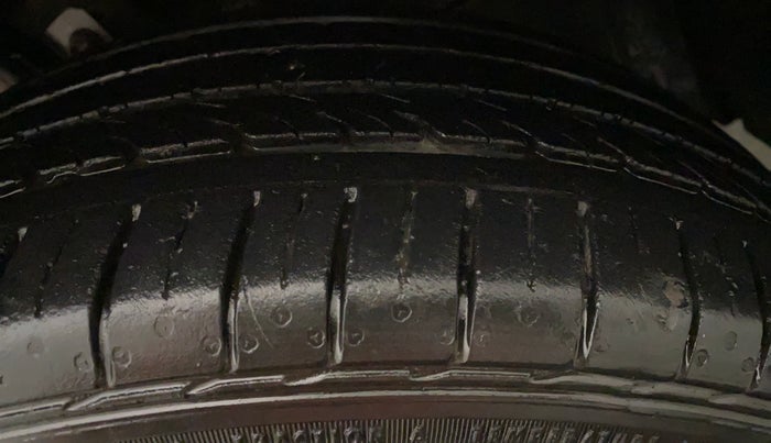 2016 Maruti Baleno ZETA PETROL 1.2, Petrol, Manual, 61,118 km, Left Rear Tyre Tread