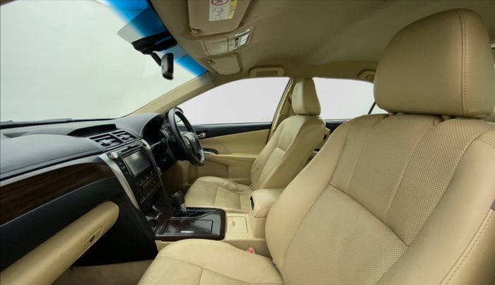 2015 Toyota Camry HYBRID AT, Petrol, Automatic, 1,52,145 km, Right Side Front Door Cabin