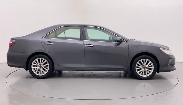 2015 Toyota Camry HYBRID AT, Petrol, Automatic, 1,52,145 km, Right Side
