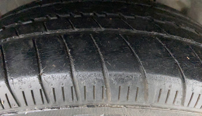 2012 Maruti SX4 ZDI, Diesel, Manual, 1,33,305 km, Left Rear Tyre Tread