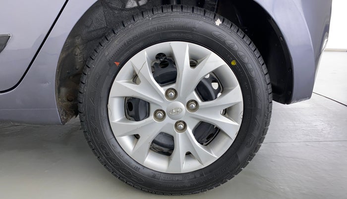 2015 Hyundai Grand i10 MAGNA 1.2 VTVT, Petrol, Manual, 49,786 km, Left Rear Wheel