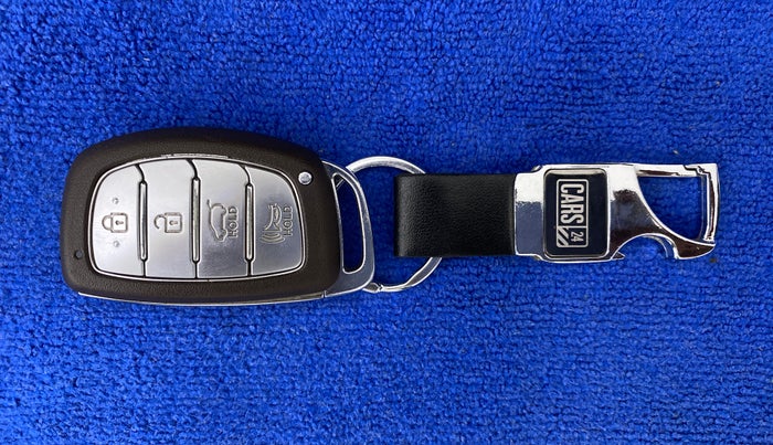 2022 Hyundai NEW I20 ASTA (O) 1.2 MT, Petrol, Manual, 19,783 km, Key Close Up