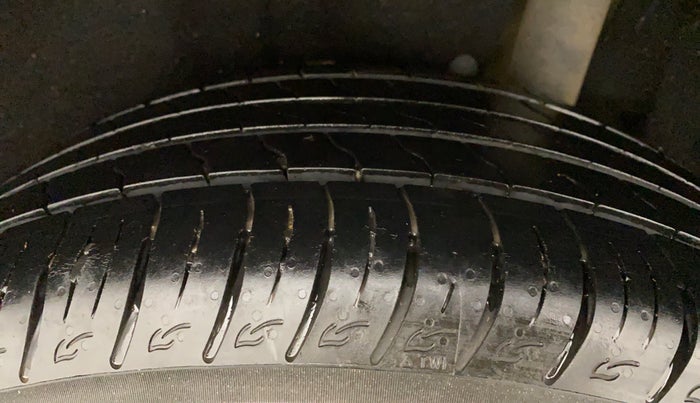 2019 Maruti Vitara Brezza ZDI PLUS DUAL TONE, Diesel, Manual, 14,775 km, Left Rear Tyre Tread