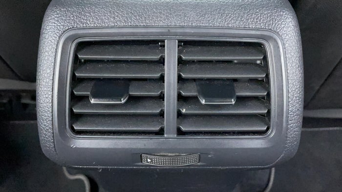 Volkswagen Golf-Rear AC Vents