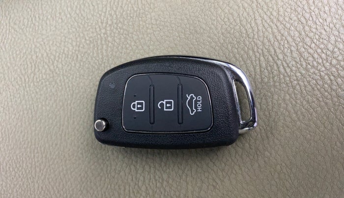 2014 Hyundai Xcent S 1.2, Petrol, Manual, 72,265 km, Key Close Up