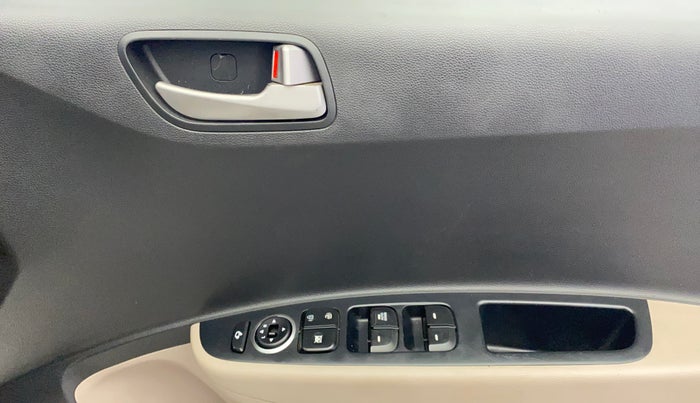 2014 Hyundai Xcent S 1.2, Petrol, Manual, 72,265 km, Driver Side Door Panels Control