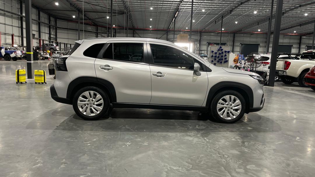 2023 Suzuki S-cross Plus 2WD, Automatic, 27110 km, Right Side View