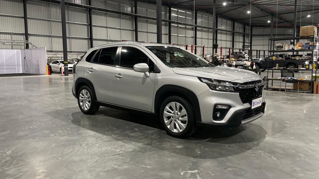 2023 Suzuki S-cross Plus 2WD, Automatic, 27110 km, Right Front Diagonal (45- Degree) View