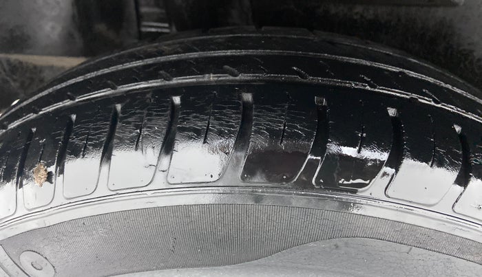 2018 Maruti Dzire VDI, Diesel, Manual, 64,722 km, Right Rear Tyre Tread