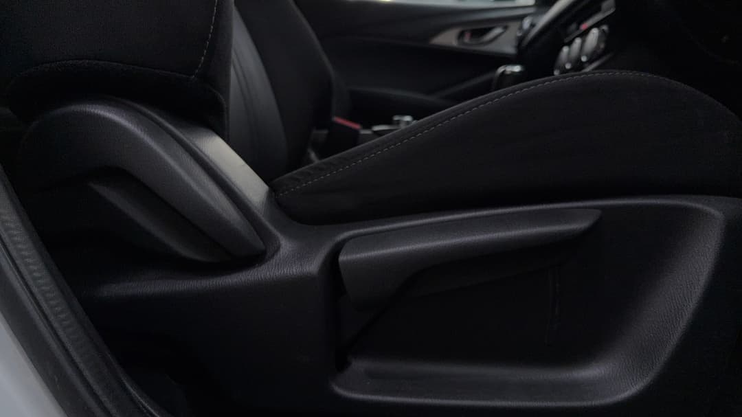 2023 Mazda CX-3 Maxx Sport (FWD), Automatic, 34105 km, Drivers Side Adjustment Panel