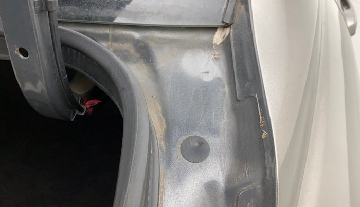 2015 Maruti Swift Dzire VXI, Petrol, Manual, 65,480 km, Dicky (Boot door) - Minor rust Inside Panel